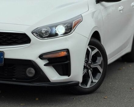 Белый Киа Другая, объемом двигателя 2 л и пробегом 128 тыс. км за 13500 $, фото 2 на Automoto.ua