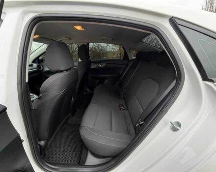 Белый Киа Другая, объемом двигателя 2 л и пробегом 128 тыс. км за 13500 $, фото 16 на Automoto.ua