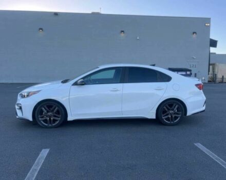 Белый Киа Другая, объемом двигателя 2 л и пробегом 39 тыс. км за 2800 $, фото 2 на Automoto.ua