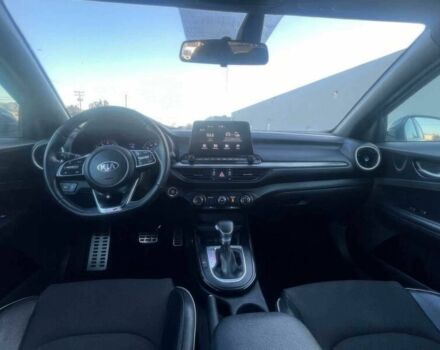 Белый Киа Другая, объемом двигателя 2 л и пробегом 39 тыс. км за 2800 $, фото 7 на Automoto.ua