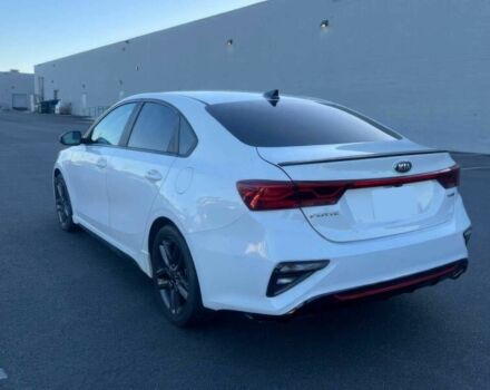 Белый Киа Другая, объемом двигателя 2 л и пробегом 39 тыс. км за 2800 $, фото 3 на Automoto.ua