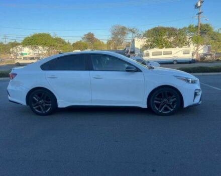 Белый Киа Другая, объемом двигателя 2 л и пробегом 39 тыс. км за 2800 $, фото 1 на Automoto.ua