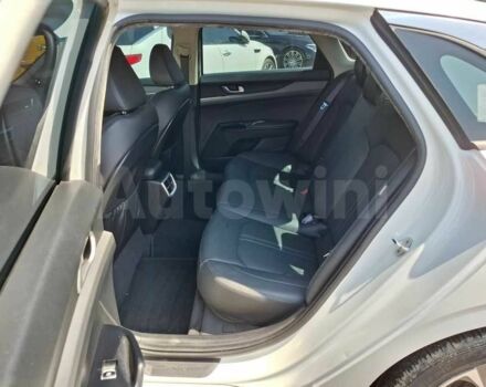 Білий Кіа Інша, об'ємом двигуна 1.6 л та пробігом 35 тис. км за 15500 $, фото 6 на Automoto.ua