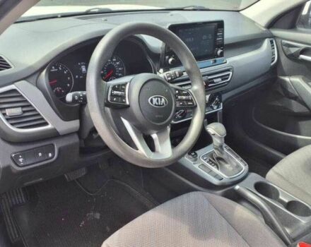 Белый Киа Другая, объемом двигателя 2 л и пробегом 34 тыс. км за 4200 $, фото 6 на Automoto.ua