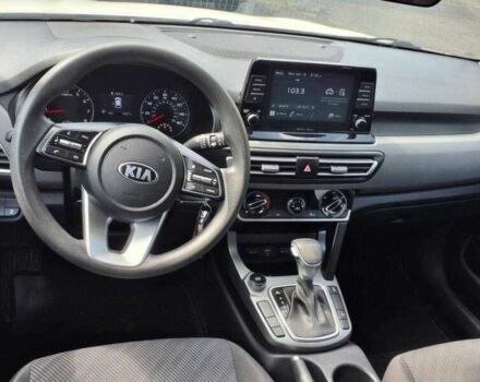 Белый Киа Другая, объемом двигателя 2 л и пробегом 34 тыс. км за 4200 $, фото 7 на Automoto.ua