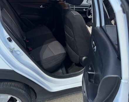 Белый Киа Другая, объемом двигателя 1.6 л и пробегом 75 тыс. км за 16500 $, фото 4 на Automoto.ua