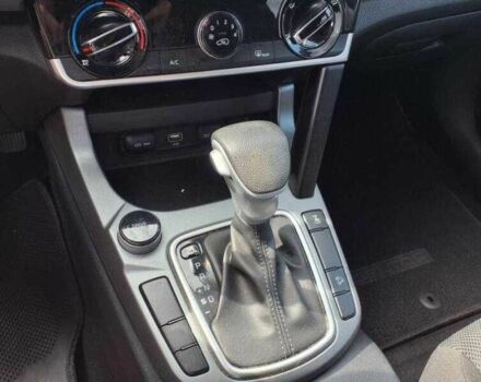 Белый Киа Другая, объемом двигателя 2 л и пробегом 34 тыс. км за 4200 $, фото 8 на Automoto.ua