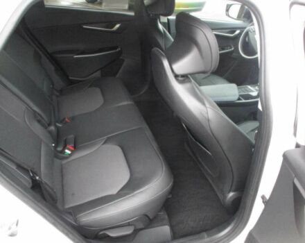 Белый Киа Другая, объемом двигателя 0 л и пробегом 20 тыс. км за 18000 $, фото 11 на Automoto.ua