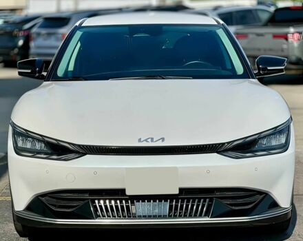 Белый Киа Другая, объемом двигателя 0 л и пробегом 28 тыс. км за 20000 $, фото 1 на Automoto.ua