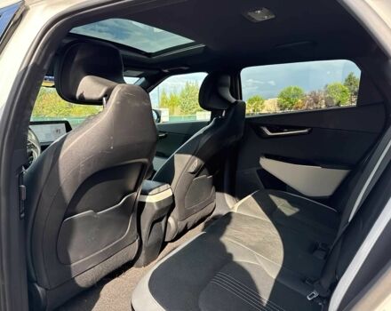 Белый Киа Другая, объемом двигателя 0 л и пробегом 16 тыс. км за 18000 $, фото 9 на Automoto.ua