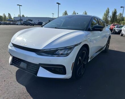 Белый Киа Другая, объемом двигателя 0 л и пробегом 28 тыс. км за 14900 $, фото 2 на Automoto.ua