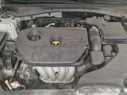 Белый Киа Другая, объемом двигателя 2 л и пробегом 150 тыс. км за 11500 $, фото 1 на Automoto.ua