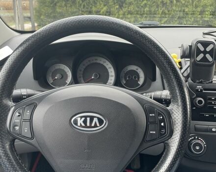 Черный Киа Другая, объемом двигателя 1.4 л и пробегом 179 тыс. км за 4600 $, фото 1 на Automoto.ua