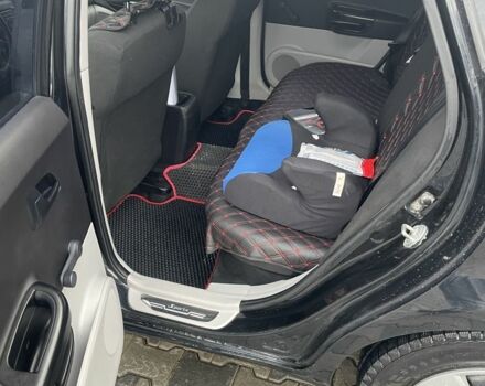 Черный Киа Другая, объемом двигателя 1.4 л и пробегом 179 тыс. км за 4600 $, фото 4 на Automoto.ua