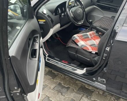 Черный Киа Другая, объемом двигателя 1.4 л и пробегом 179 тыс. км за 4600 $, фото 3 на Automoto.ua