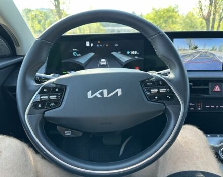 Чорний Кіа Інша, об'ємом двигуна 0 л та пробігом 76 тис. км за 23800 $, фото 6 на Automoto.ua