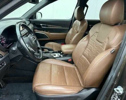Коричневый Киа Другая, объемом двигателя 3.8 л и пробегом 31 тыс. км за 7900 $, фото 6 на Automoto.ua