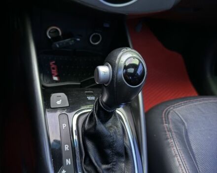 Красный Киа Другая, объемом двигателя 2 л и пробегом 165 тыс. км за 9700 $, фото 5 на Automoto.ua