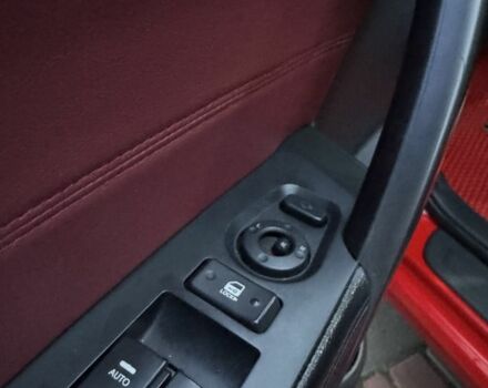 Красный Киа Другая, объемом двигателя 2 л и пробегом 165 тыс. км за 9700 $, фото 3 на Automoto.ua