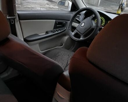 Сірий Кіа Інша, об'ємом двигуна 1.6 л та пробігом 300 тис. км за 5200 $, фото 5 на Automoto.ua