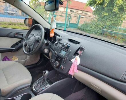 Серый Киа Другая, объемом двигателя 2 л и пробегом 100 тыс. км за 7800 $, фото 3 на Automoto.ua