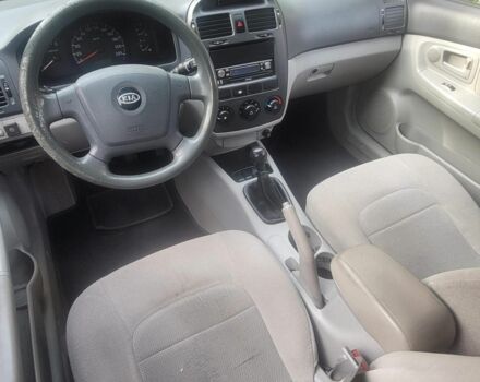 Серый Киа Другая, объемом двигателя 1.6 л и пробегом 192 тыс. км за 3500 $, фото 9 на Automoto.ua