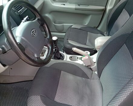 Серый Киа Другая, объемом двигателя 1.6 л и пробегом 240 тыс. км за 4500 $, фото 2 на Automoto.ua