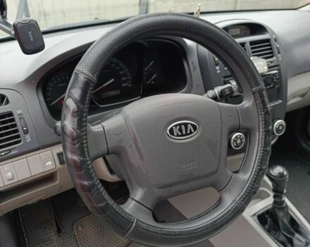 Серый Киа Другая, объемом двигателя 1.6 л и пробегом 200 тыс. км за 4100 $, фото 9 на Automoto.ua