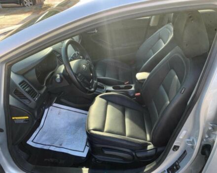 Серый Киа Другая, объемом двигателя 2 л и пробегом 73 тыс. км за 4200 $, фото 5 на Automoto.ua