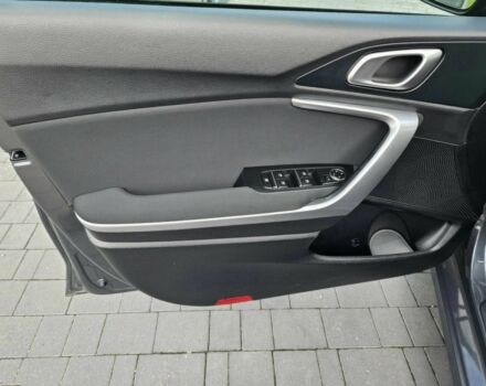 Сірий Кіа Інша, об'ємом двигуна 2 л та пробігом 48 тис. км за 14600 $, фото 9 на Automoto.ua