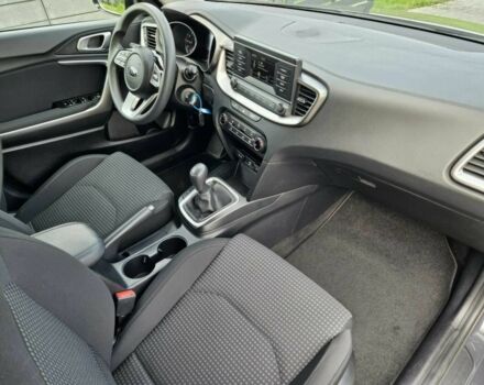 Сірий Кіа Інша, об'ємом двигуна 2 л та пробігом 48 тис. км за 14600 $, фото 6 на Automoto.ua