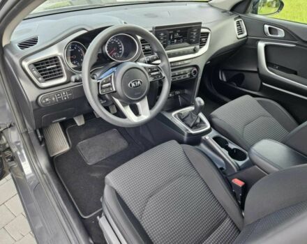 Сірий Кіа Інша, об'ємом двигуна 2 л та пробігом 48 тис. км за 14600 $, фото 5 на Automoto.ua