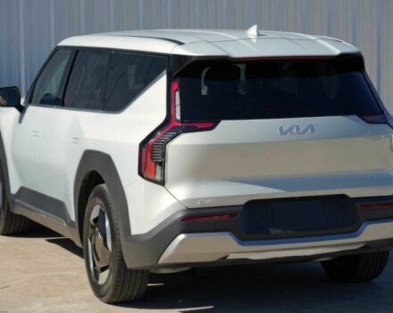 Серый Киа Другая, объемом двигателя 0 л и пробегом 14 тыс. км за 30500 $, фото 7 на Automoto.ua