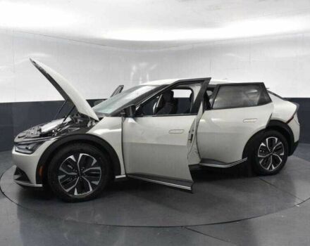 Сірий Кіа Інша, об'ємом двигуна 0 л та пробігом 8 тис. км за 10000 $, фото 15 на Automoto.ua