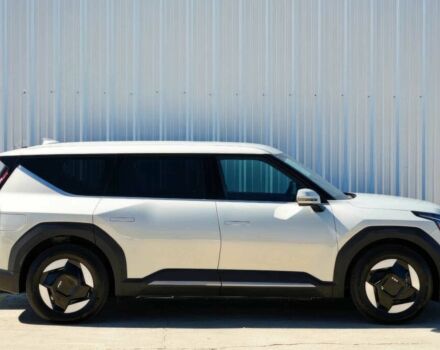 Серый Киа Другая, объемом двигателя 0 л и пробегом 14 тыс. км за 30500 $, фото 3 на Automoto.ua