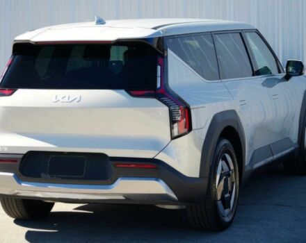 Серый Киа Другая, объемом двигателя 0 л и пробегом 14 тыс. км за 30500 $, фото 5 на Automoto.ua