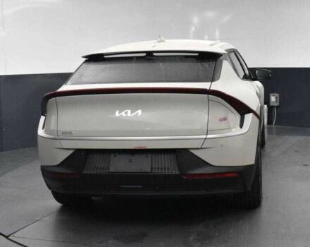 Сірий Кіа Інша, об'ємом двигуна 0 л та пробігом 8 тис. км за 10000 $, фото 3 на Automoto.ua