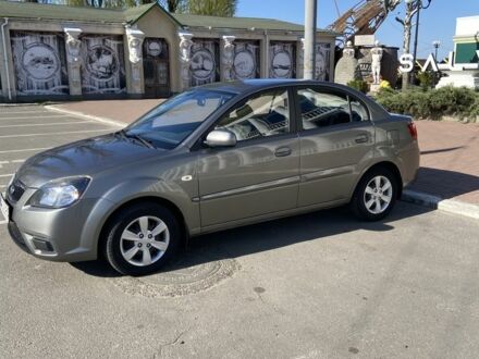 Серый Киа Другая, объемом двигателя 1.4 л и пробегом 196 тыс. км за 6500 $, фото 1 на Automoto.ua