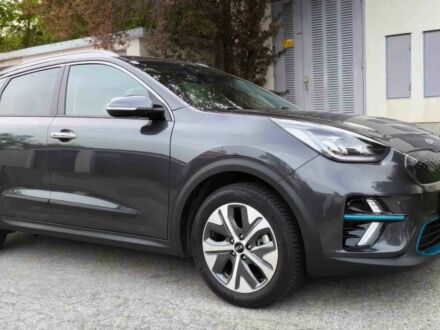 Сірий Кіа Інша, об'ємом двигуна 0 л та пробігом 48 тис. км за 12500 $, фото 1 на Automoto.ua