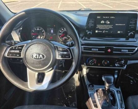 Киа Другая 2021 в Тернополе на Automoto.ua Синий Киа Другая, объемом двигателя 2 л и пробегом 35 тыс. км за 4400 $, фото 3 на Automoto.ua