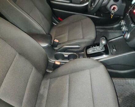 Білий Кіа Форте, об'ємом двигуна 2 л та пробігом 133 тис. км за 9900 $, фото 13 на Automoto.ua