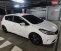 Белый Киа Форте, объемом двигателя 2 л и пробегом 133 тыс. км за 8750 $, фото 3 на Automoto.ua
