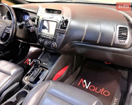 Белый Киа Форте, объемом двигателя 1.59 л и пробегом 90 тыс. км за 12500 $, фото 41 на Automoto.ua