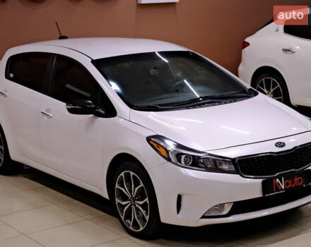 Белый Киа Форте, объемом двигателя 1.59 л и пробегом 90 тыс. км за 12500 $, фото 3 на Automoto.ua