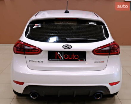 Белый Киа Форте, объемом двигателя 1.59 л и пробегом 90 тыс. км за 12500 $, фото 14 на Automoto.ua