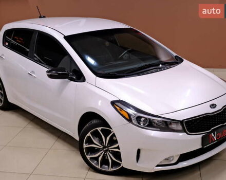 Белый Киа Форте, объемом двигателя 1.59 л и пробегом 90 тыс. км за 12500 $, фото 5 на Automoto.ua