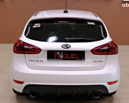 Белый Киа Форте, объемом двигателя 1.6 л и пробегом 90 тыс. км за 12500 $, фото 5 на Automoto.ua