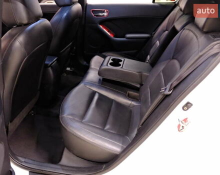 Белый Киа Форте, объемом двигателя 1.59 л и пробегом 90 тыс. км за 12500 $, фото 32 на Automoto.ua