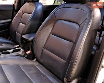 Белый Киа Форте, объемом двигателя 1.59 л и пробегом 90 тыс. км за 12500 $, фото 30 на Automoto.ua