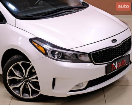 Белый Киа Форте, объемом двигателя 1.59 л и пробегом 90 тыс. км за 12500 $, фото 6 на Automoto.ua